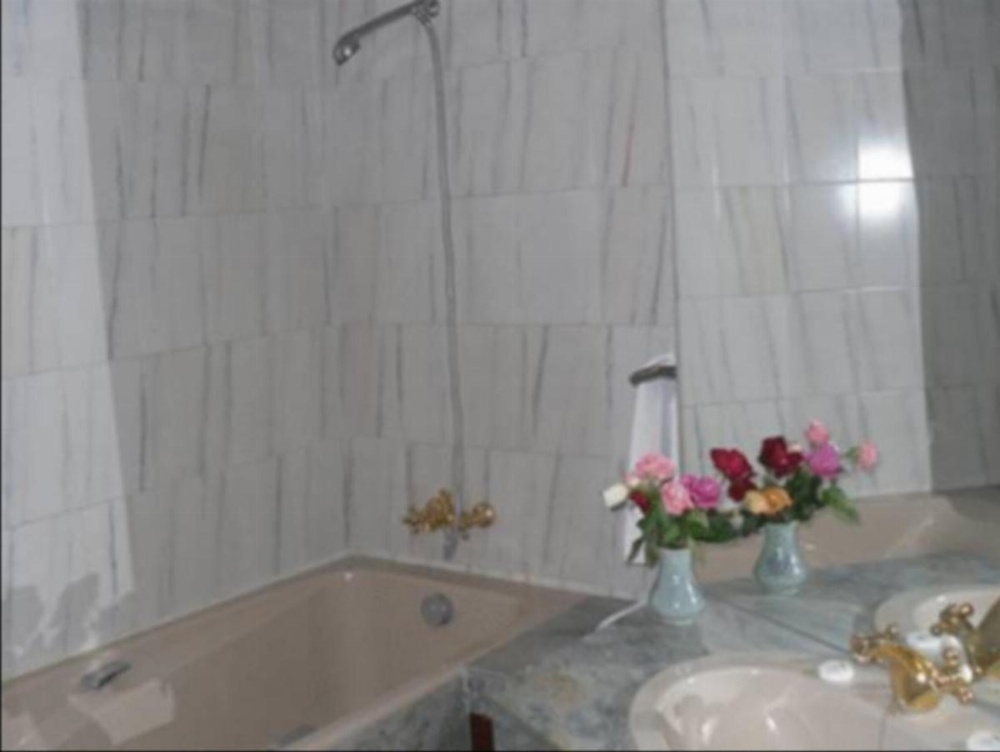 Room #27423007